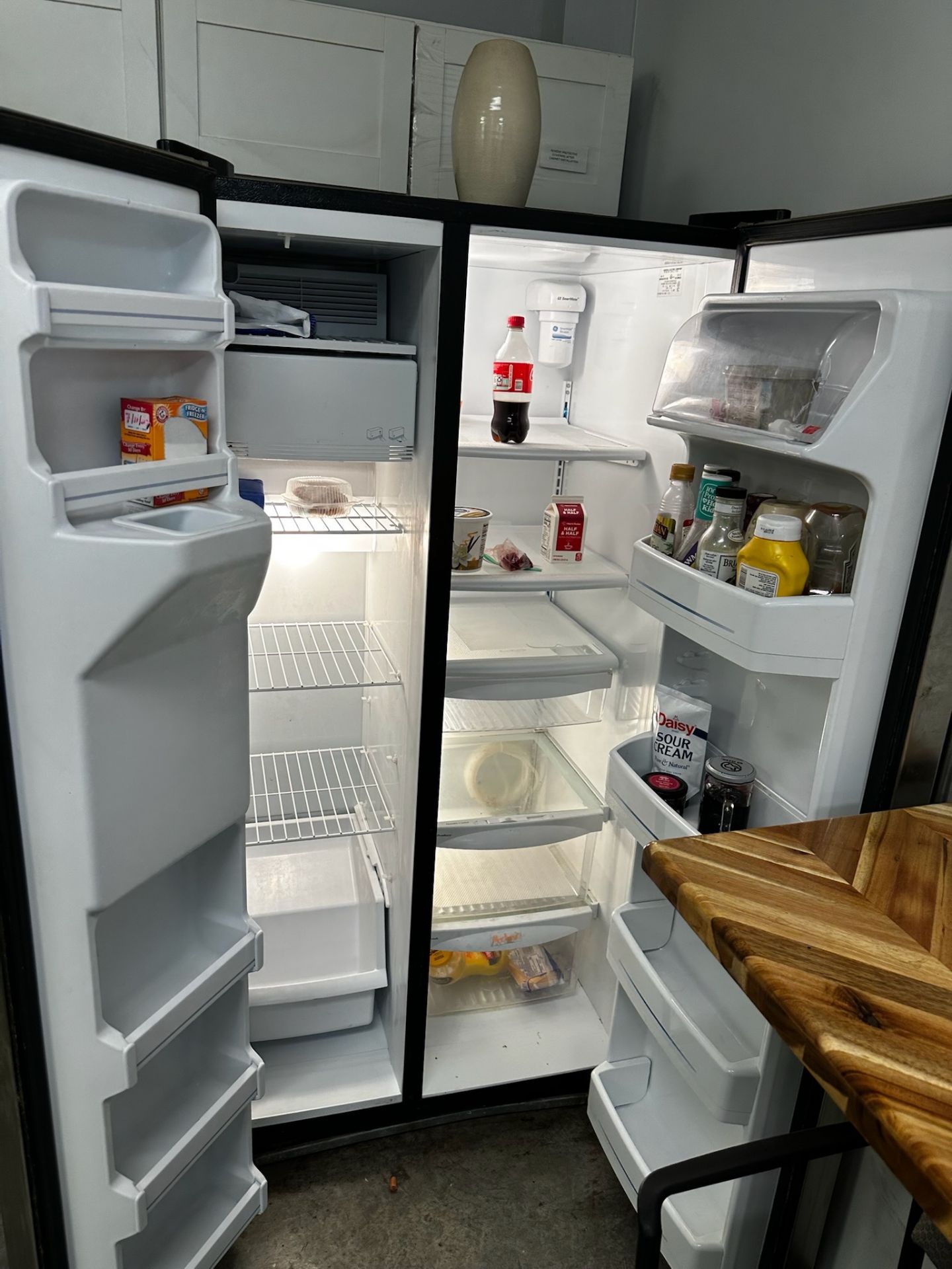 GE Side by Side Refrigerator - Image 3 of 4