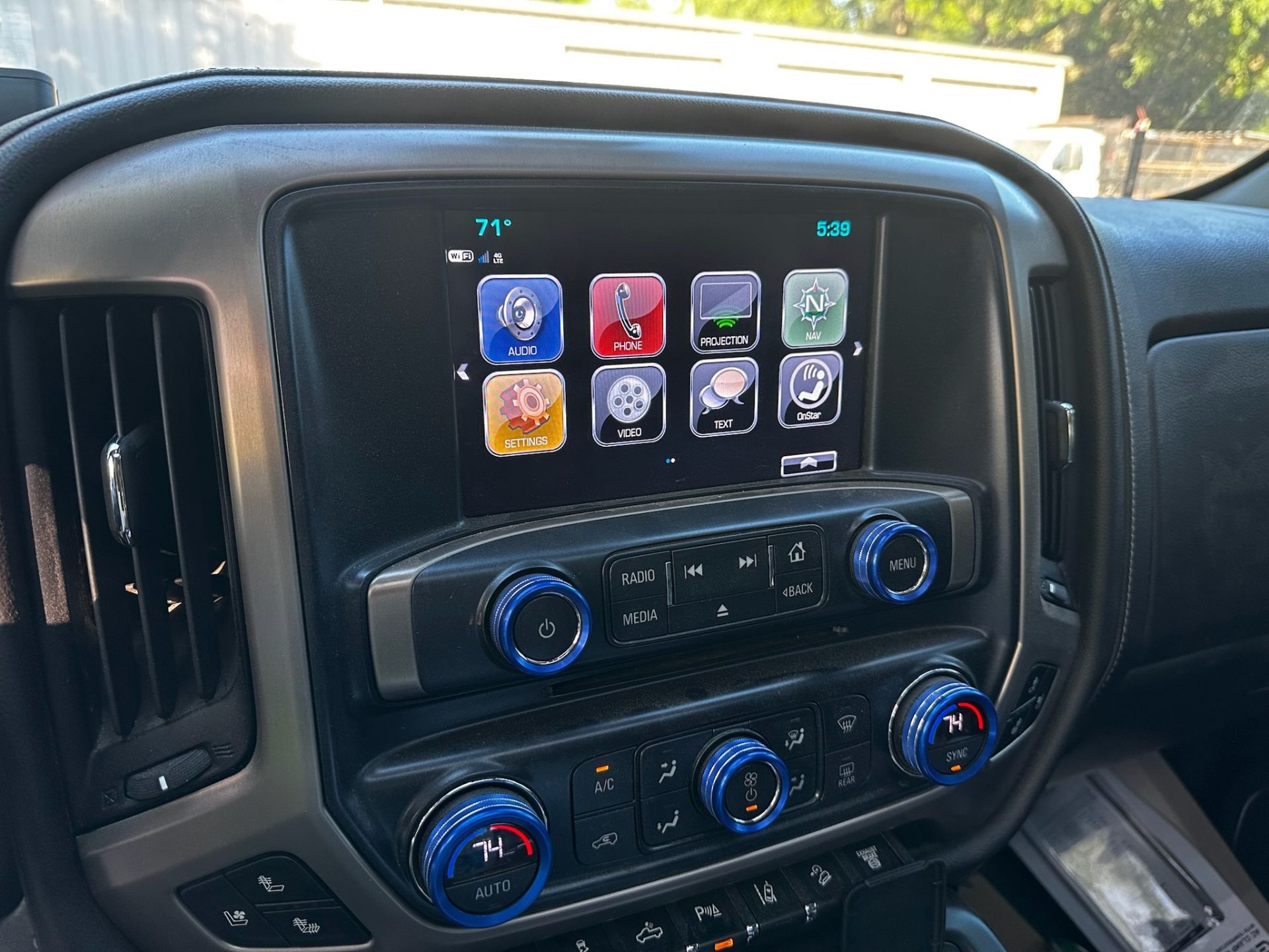 2018 GMC Sierra 3500 Denali - Image 18 of 23