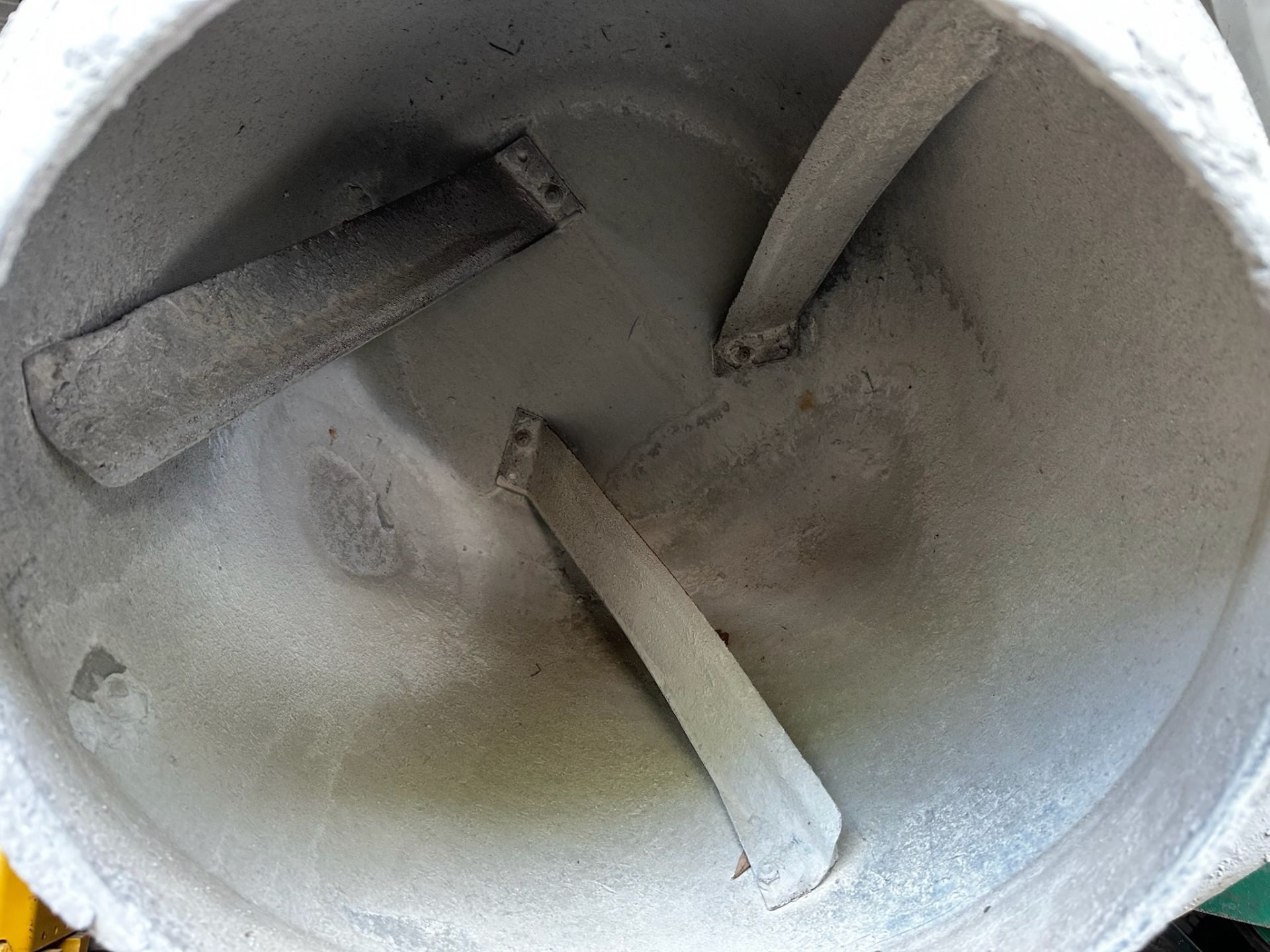 Cement Mixer - Image 4 of 6