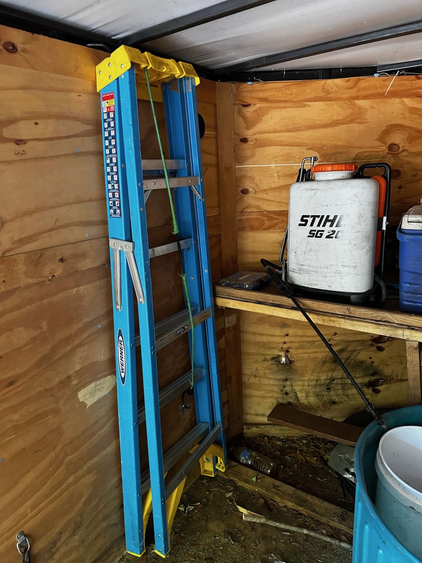 Contents of Trailer - Image 3 of 12