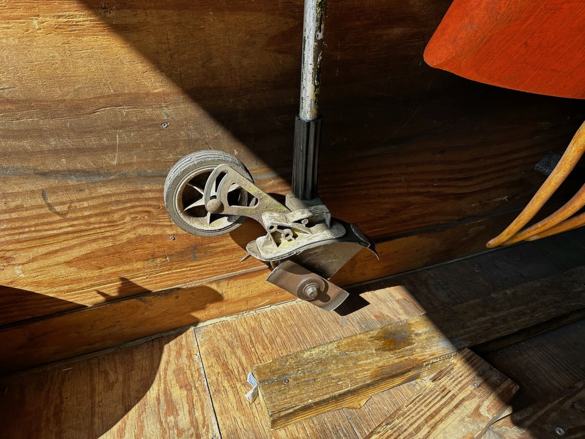Contents of Trailer - Image 5 of 14
