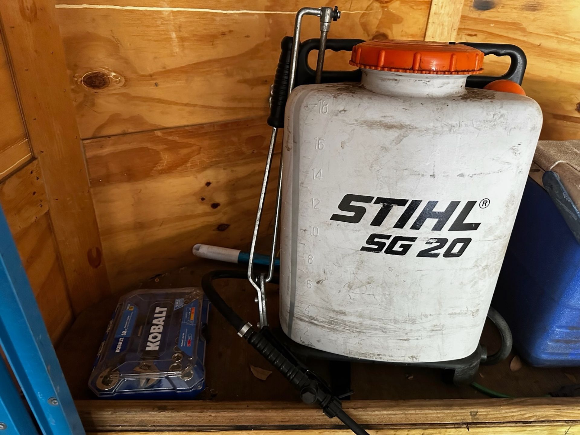 Contents of Trailer - Image 4 of 12