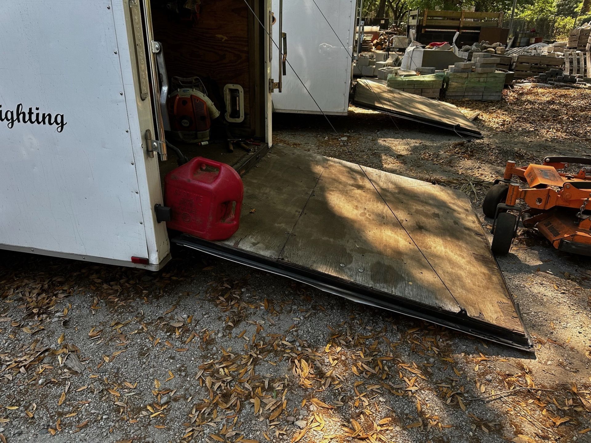 Enclosed Trailer - Image 4 of 9