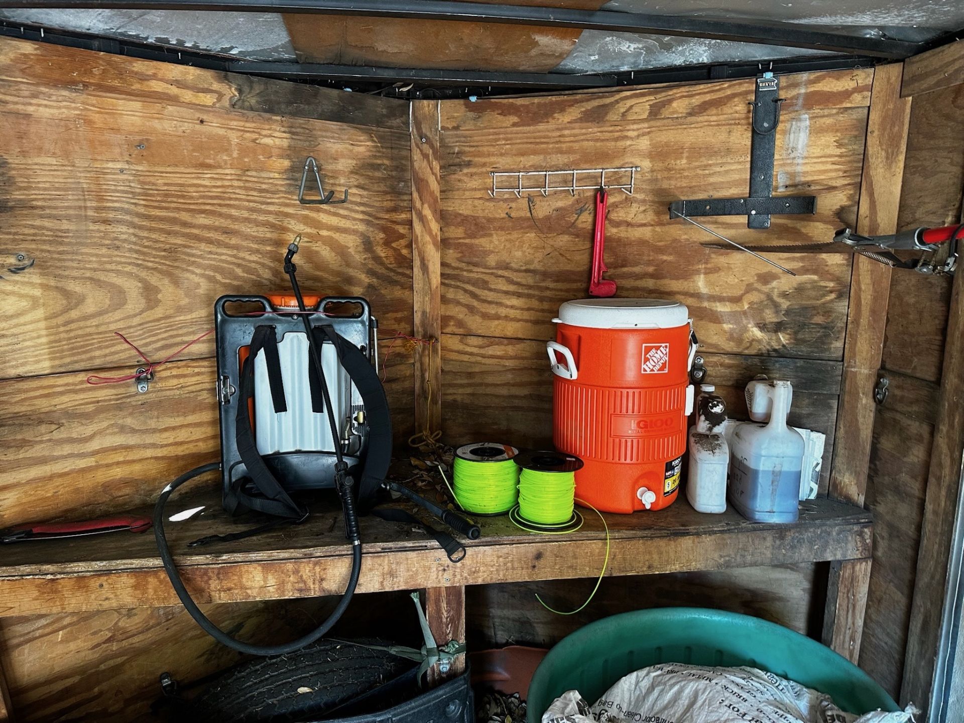 Contents of Trailer - Image 4 of 10