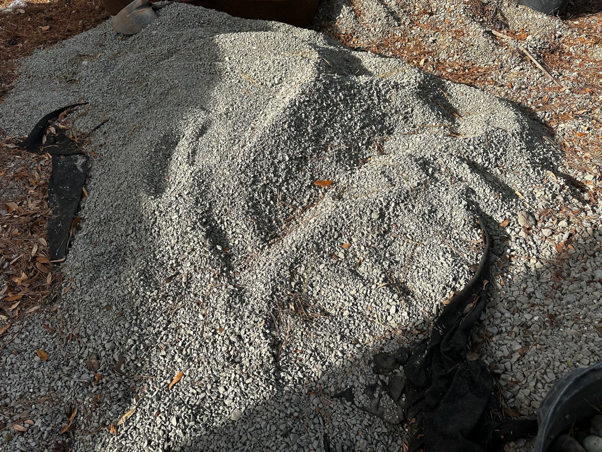 River Rock and Base Material - Image 4 of 7
