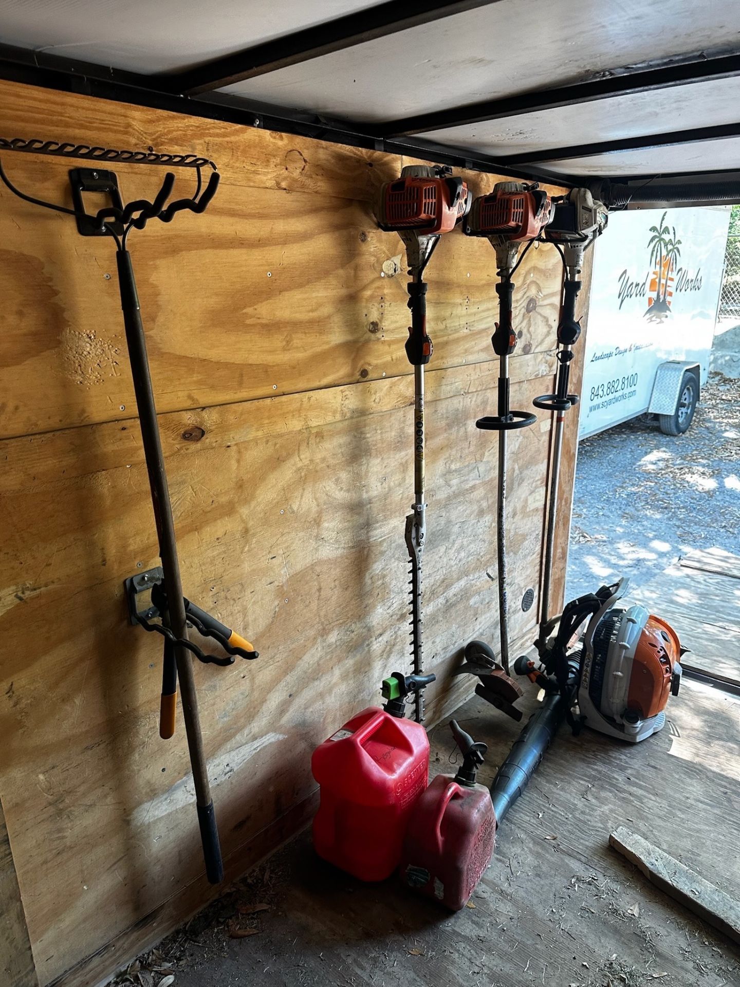 Contents of Trailer - Image 7 of 12