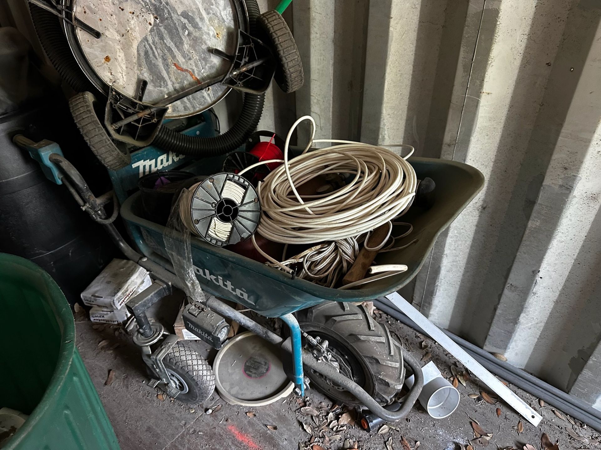 Cargo Storage Contents - Image 6 of 17