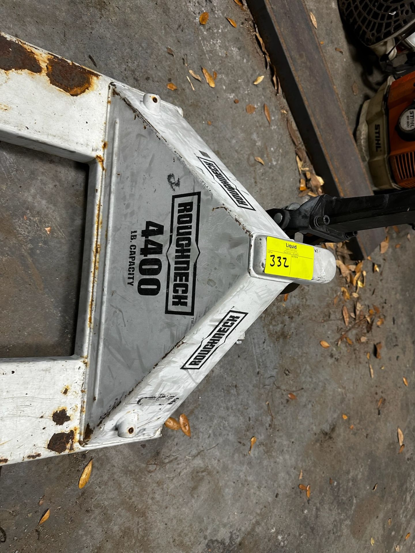 Roughneck Floor Jack 4400 lb Capacity - Image 2 of 2