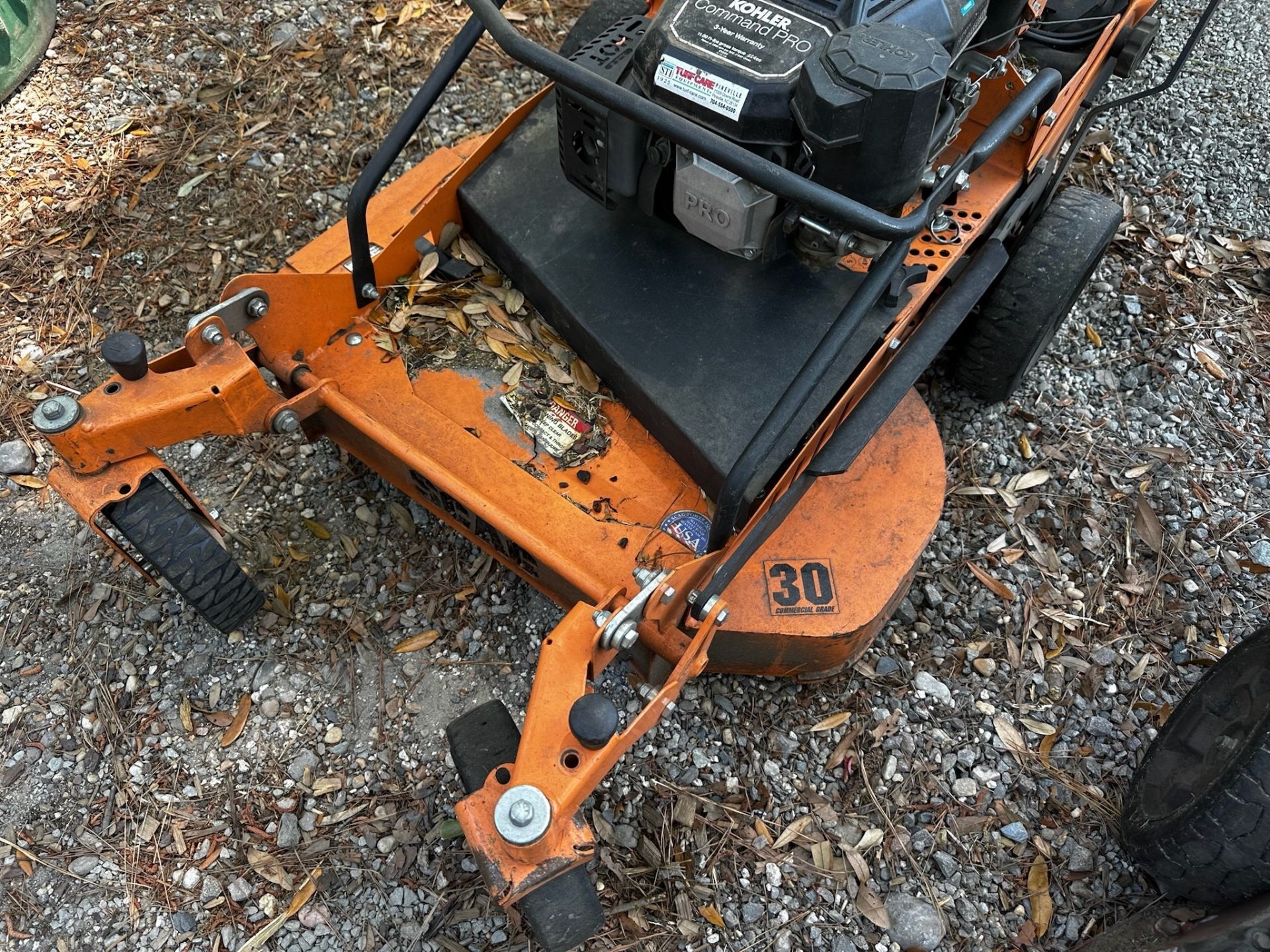 SCAG SFC 30 Walk Behind Mower - Image 5 of 8