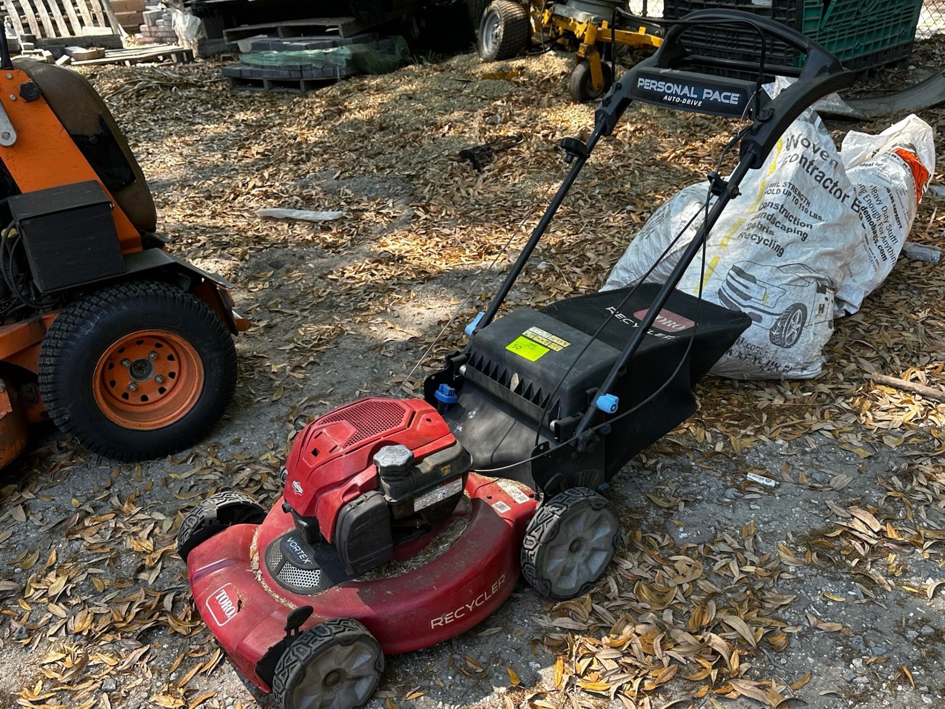 Toro Recycler 22-in Gas Self-propelled lawn mower - Image 5 of 8