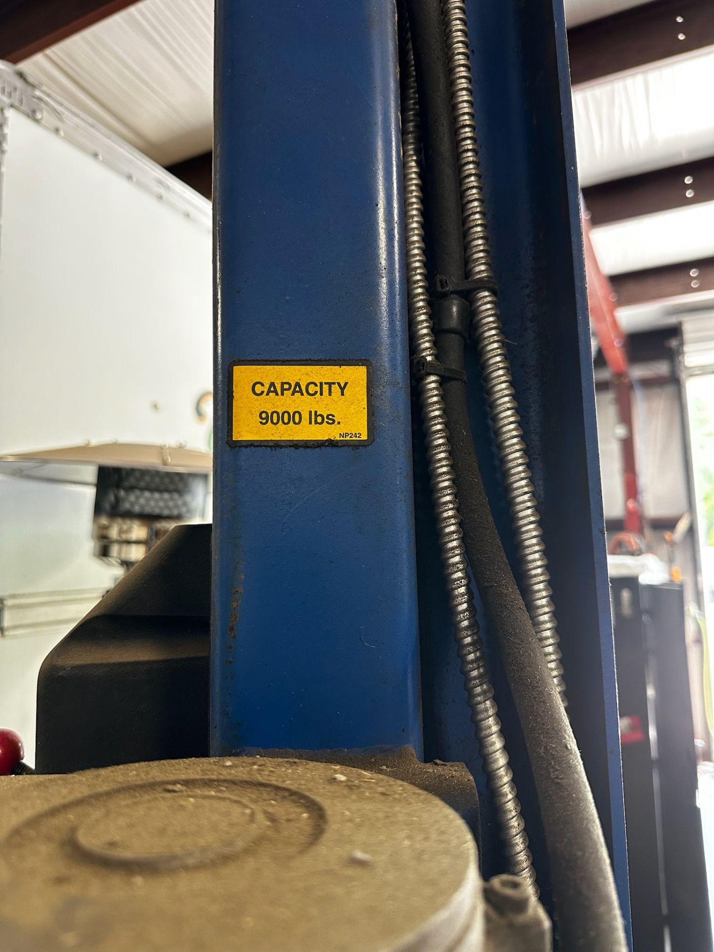 Rotary Vehicle Lift, 9000 lb Capacity - Image 10 of 14