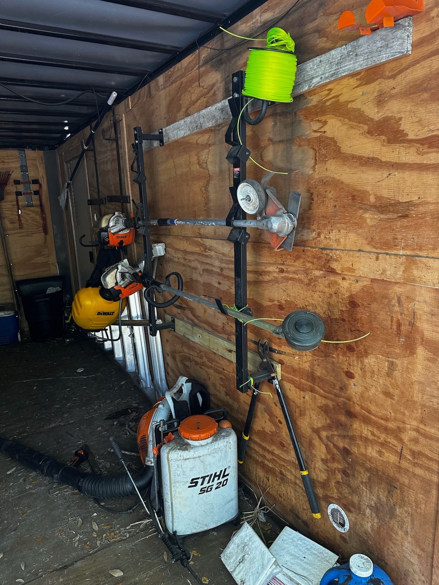 Contents of Trailer - Image 8 of 13