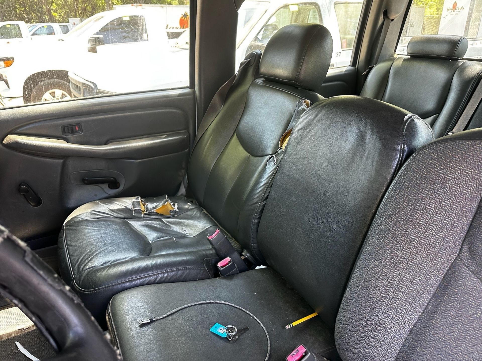 2004 Chevrolet Silverado 2500HD Crew Cab - Image 12 of 17