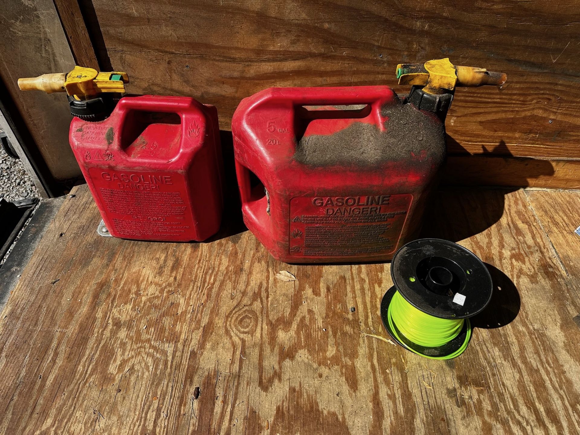 Contents of Trailer - Image 2 of 14
