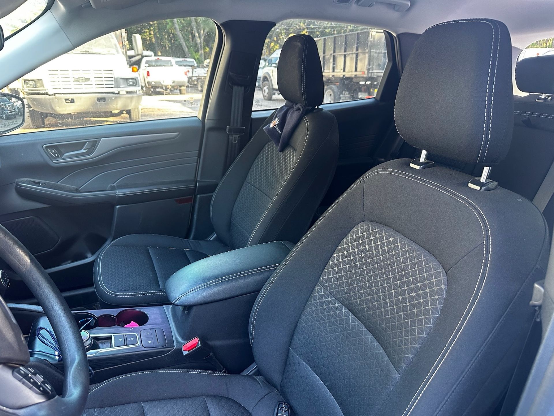2025 Ford Escape - Image 9 of 18