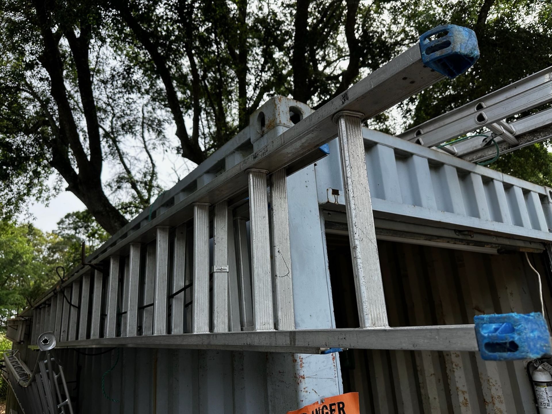 32' Werner Extension Ladder - Image 2 of 3