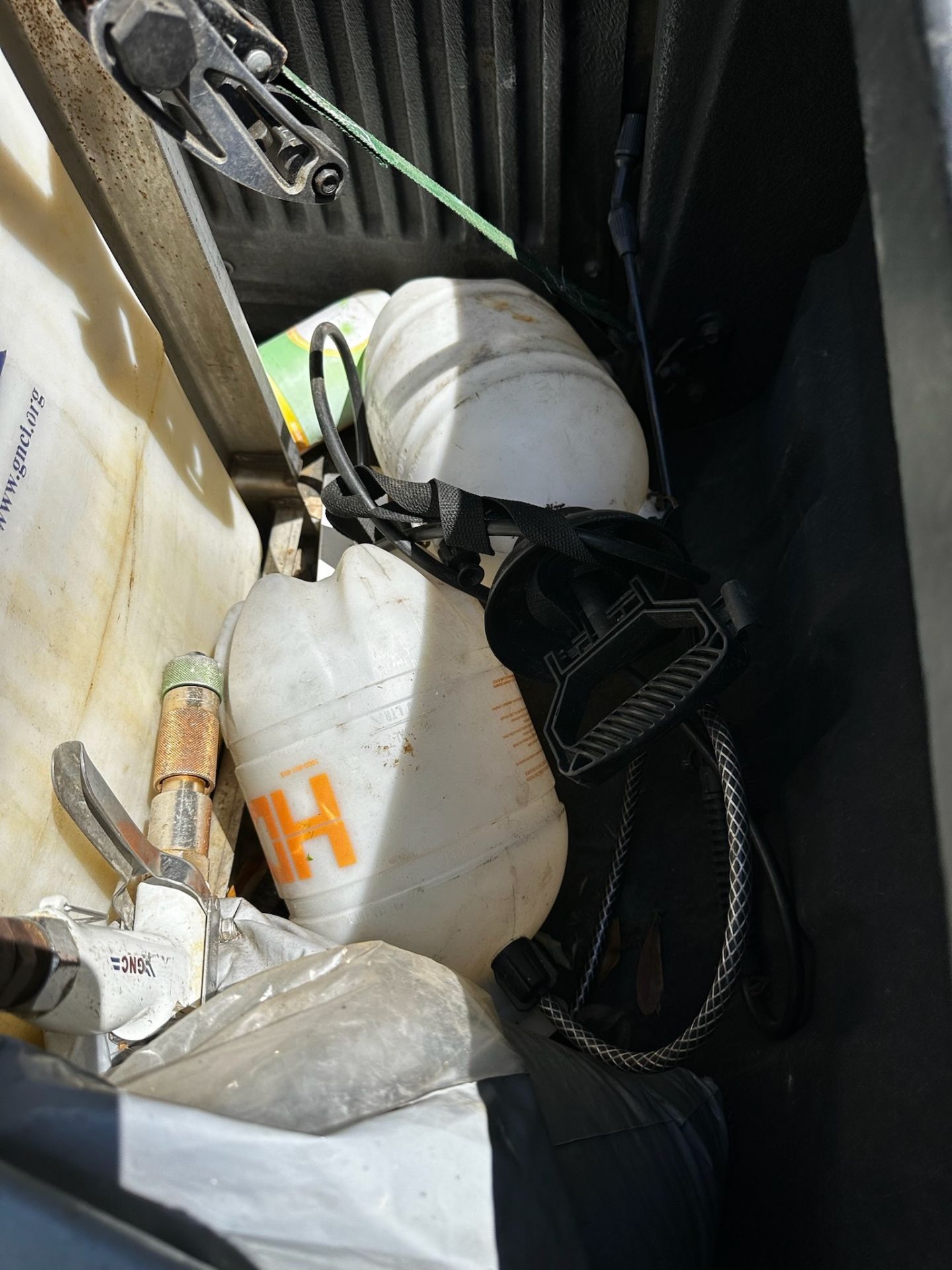 2003 Ford F250 Sprayer Truck - Image 6 of 21