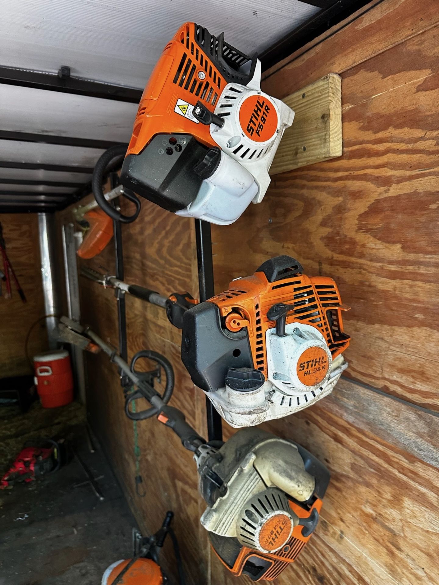 Contents of Trailer - Image 11 of 12