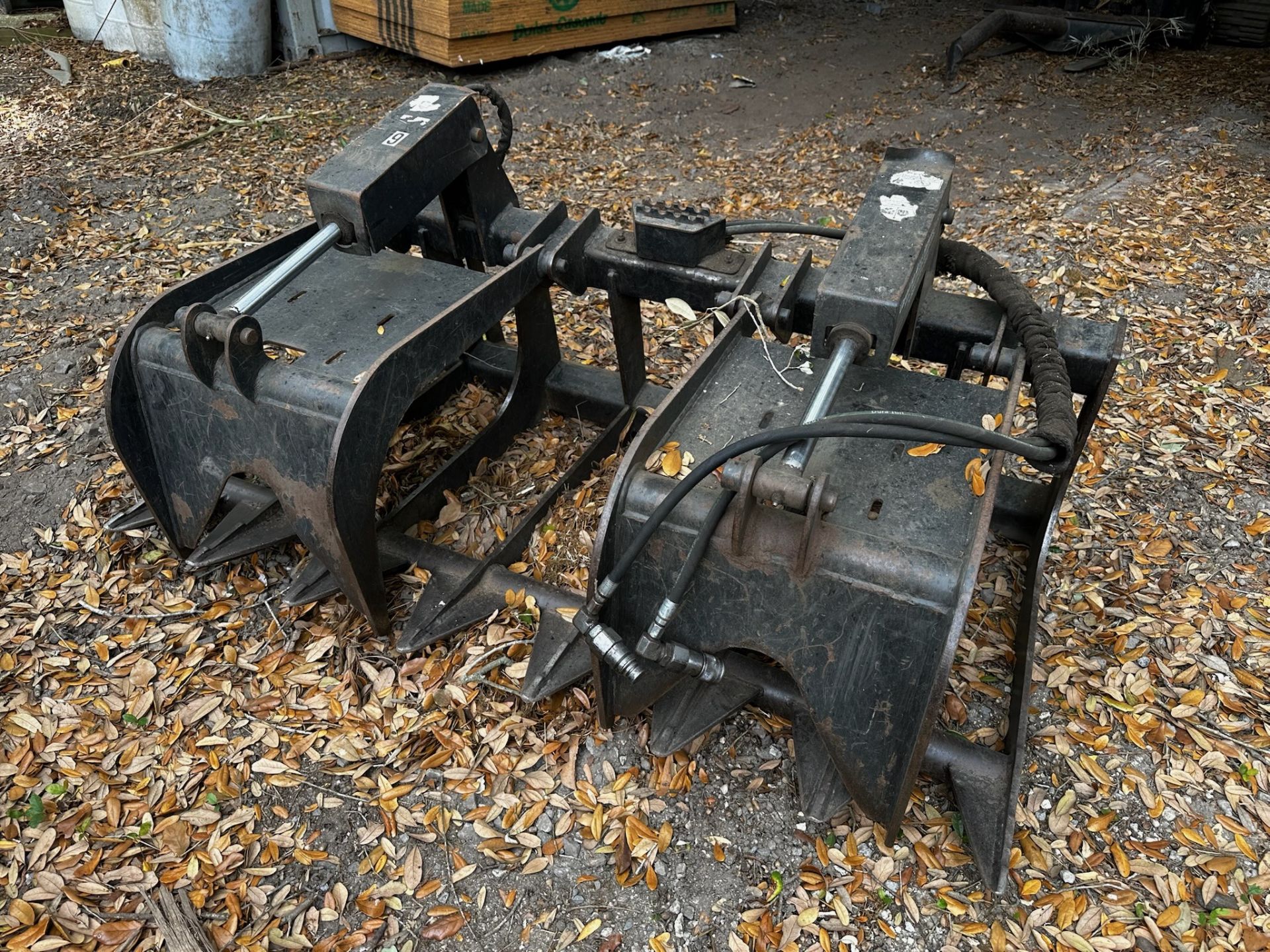 Skid Steer Root Grapple - Image 4 of 5