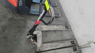 Manual Pallet Jack