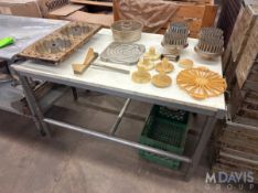 (1) CUTTING BOARD TOP TABLE