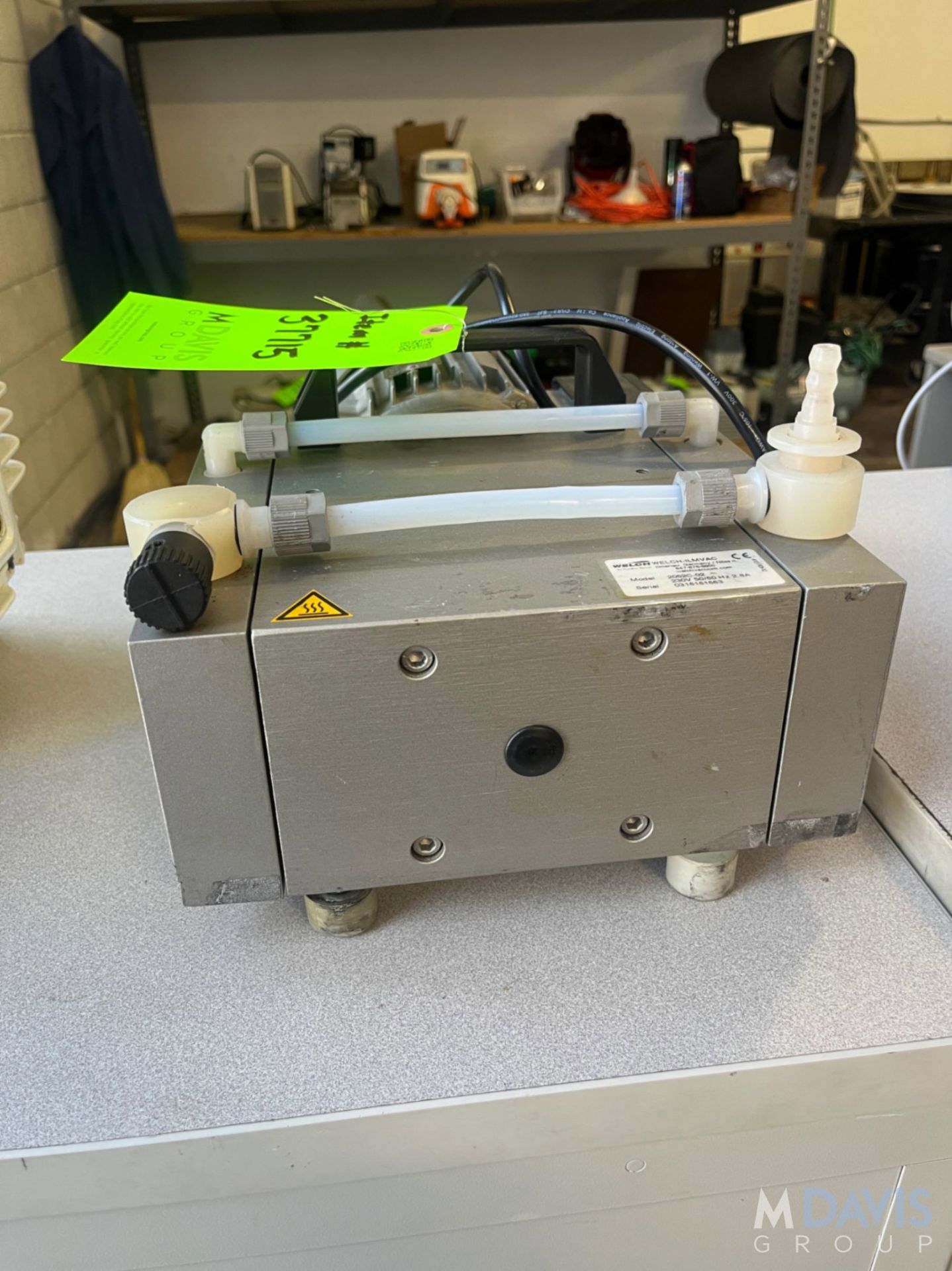 WELCH-ILMVAC VACUUM PUMP - Image 2 of 7