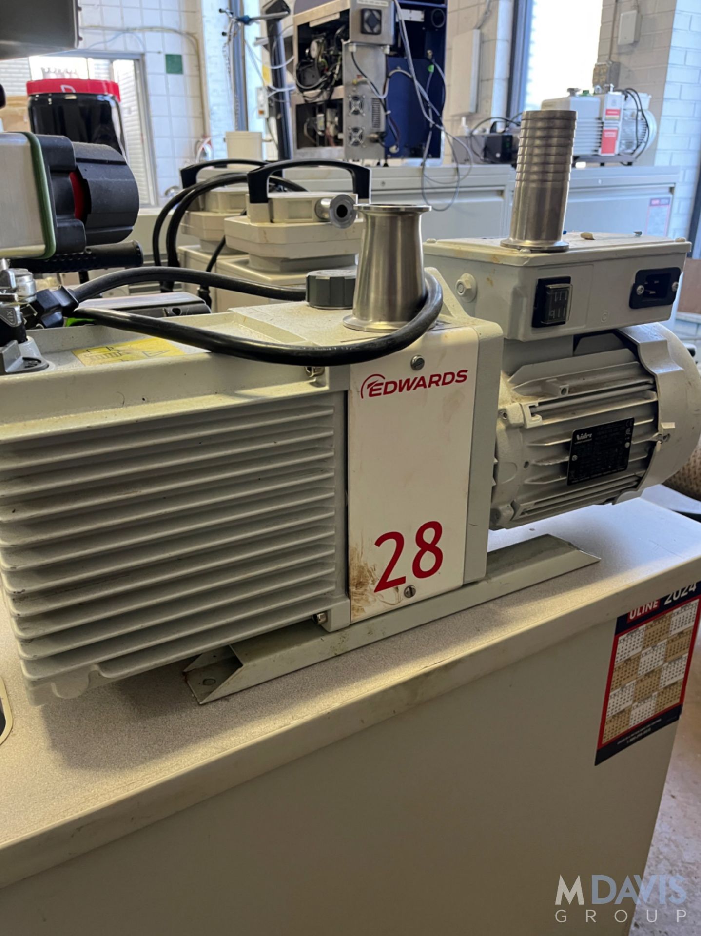 EDWARDS M28 VACUUM PUMP - Image 2 of 6