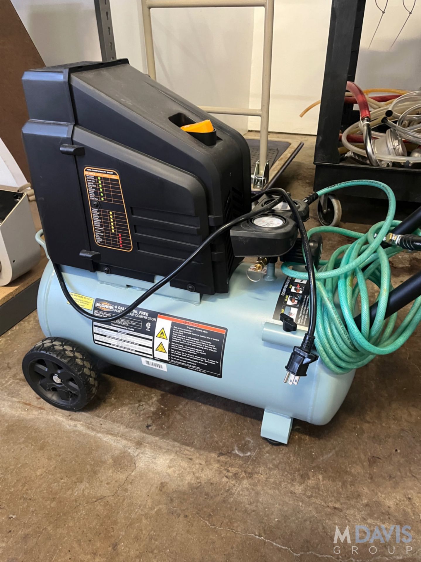 MCGRAW 8 GALLON OIL FREE PORTABLE AIR COMPRESSOR