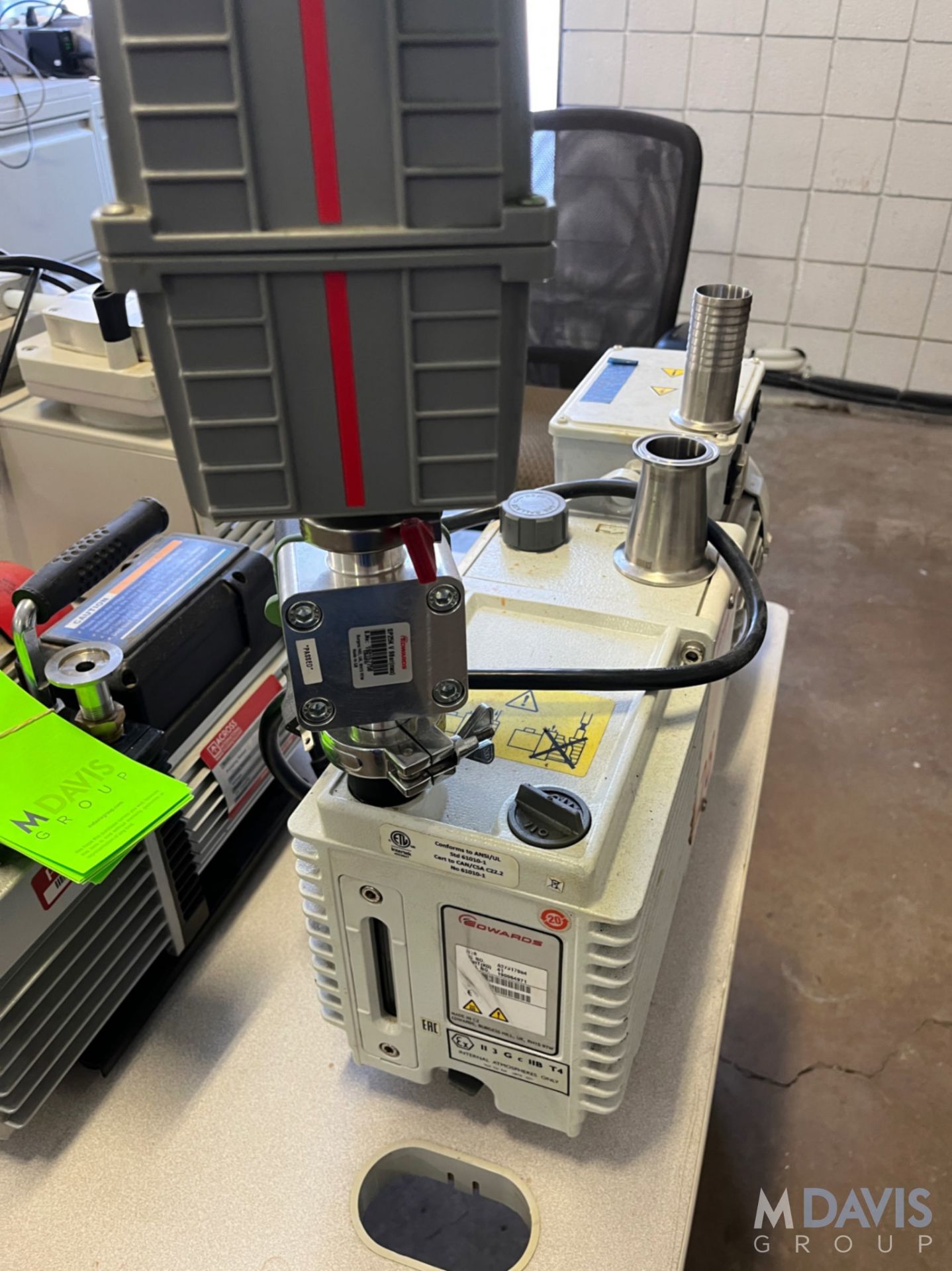 EDWARDS M28 VACUUM PUMP - Image 5 of 6