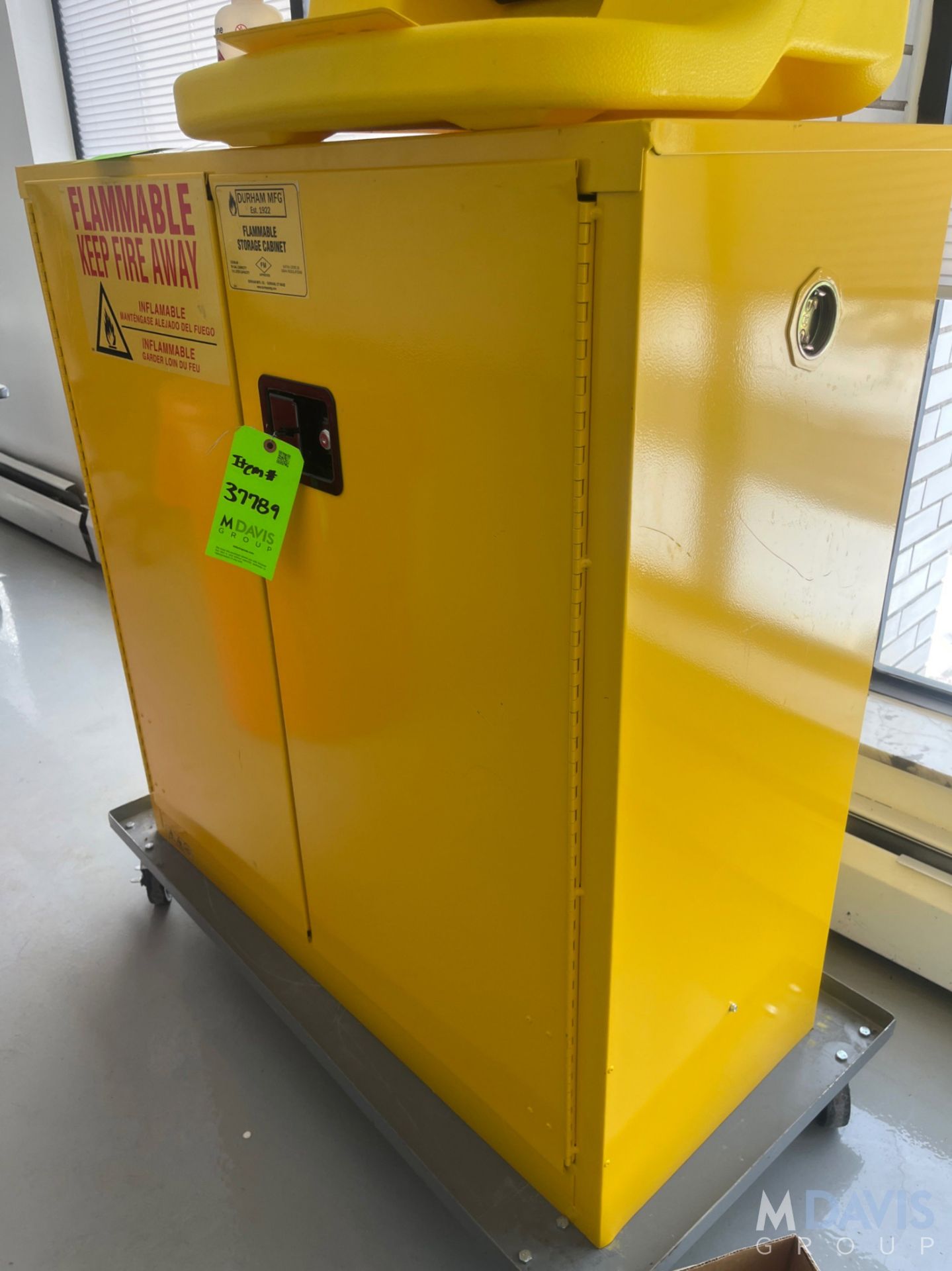 FLAMMABLE STORAGE CABINET - Image 4 of 4