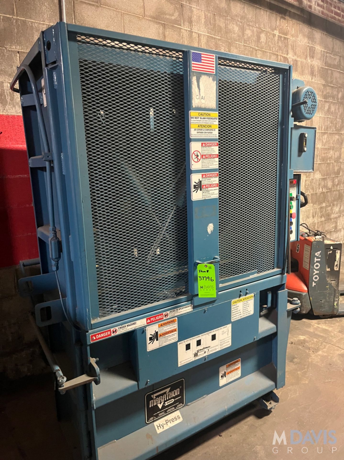 MARATHON HY-PRESS BALER