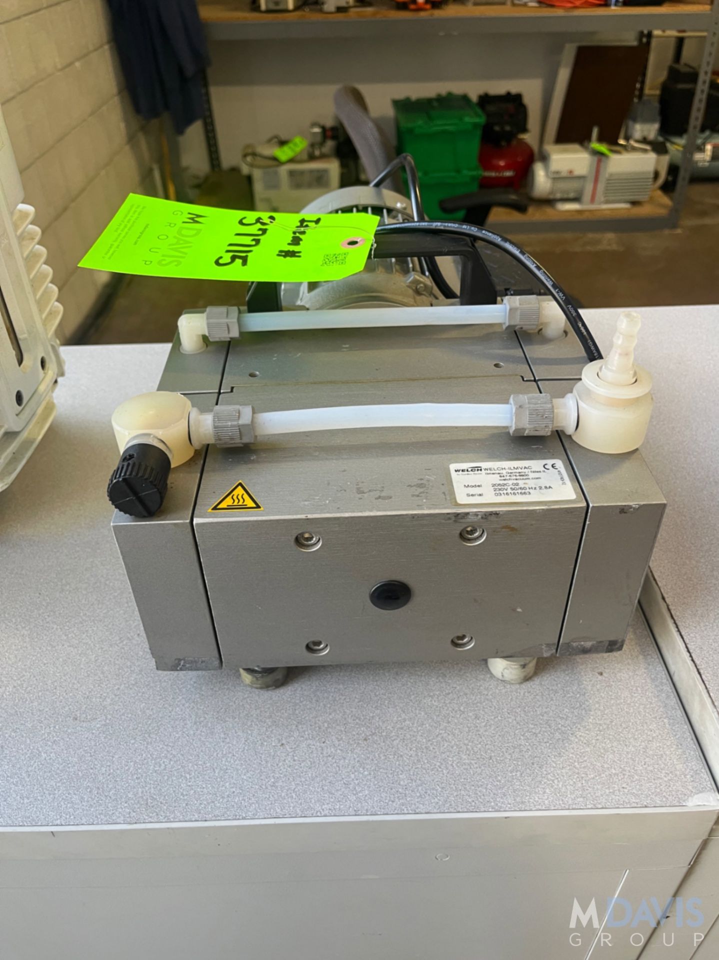 WELCH-ILMVAC VACUUM PUMP - Image 3 of 7