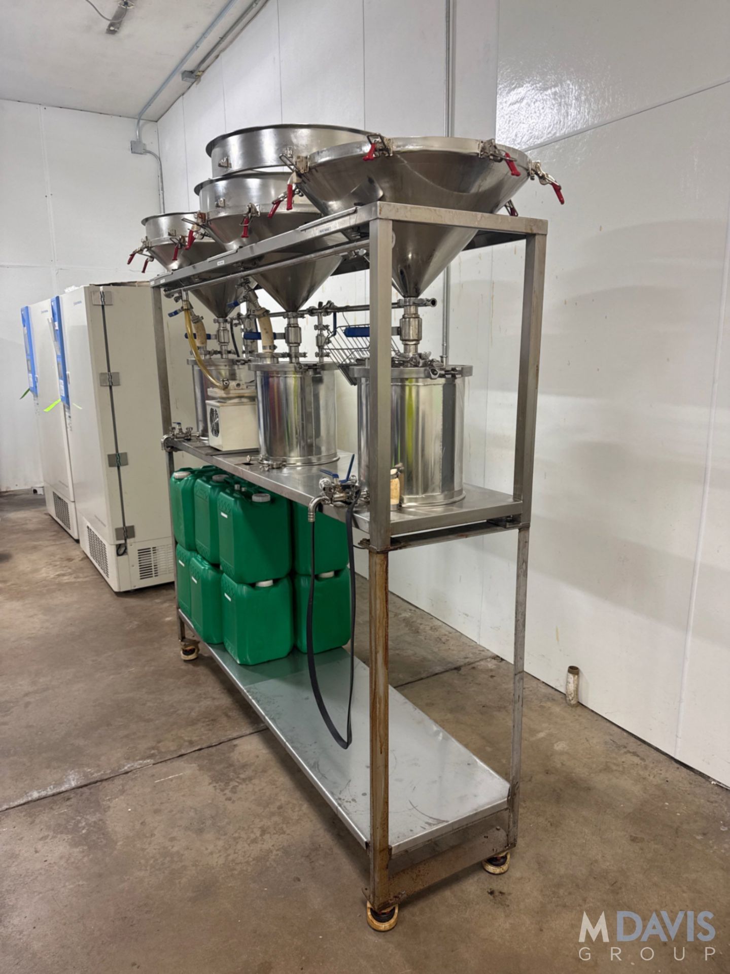 S/S (3) FUNNEL FILTRATION STAND - Image 4 of 7