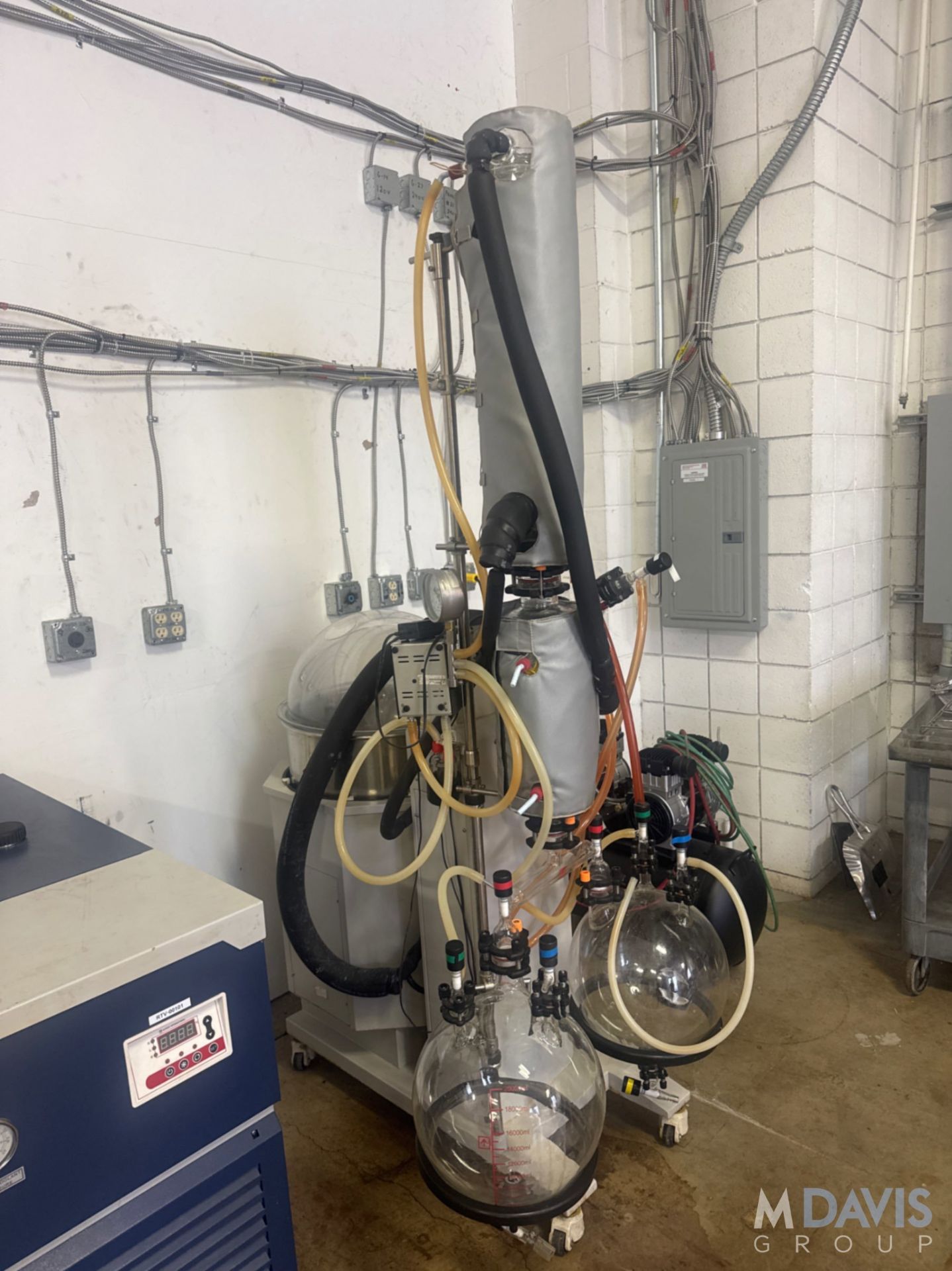 ACROSS INTERNATIONAL SOLVENTVAP ROTARY EVAPORATOR - Image 7 of 10