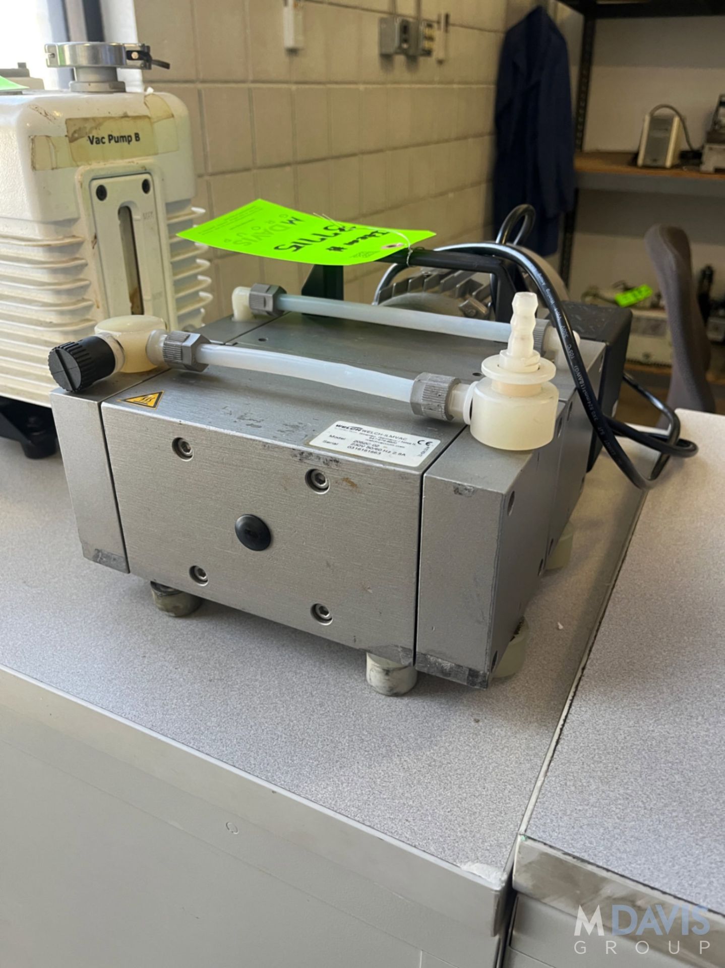 WELCH-ILMVAC VACUUM PUMP - Image 5 of 7
