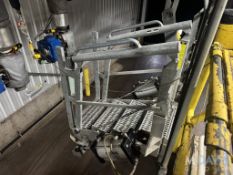 CARBIS TRUCK PLATFORM