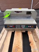 450VS+ ELECTRIC PAPER CUTTER MODEL:450VS+ SERIAL NO:09738 110:VOLTS 60:HZ