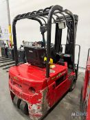 RAYMOND ELECTRIC FORKLIFT MODEL:445-C30TT SERIAL NO:445-16-13812 LOAD CAPACITY:3000 LBS