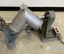 Patterson Kelley 8 Qt Twin Shell Benchtop Vblender. Bar is missing. As shown in photos. (Located