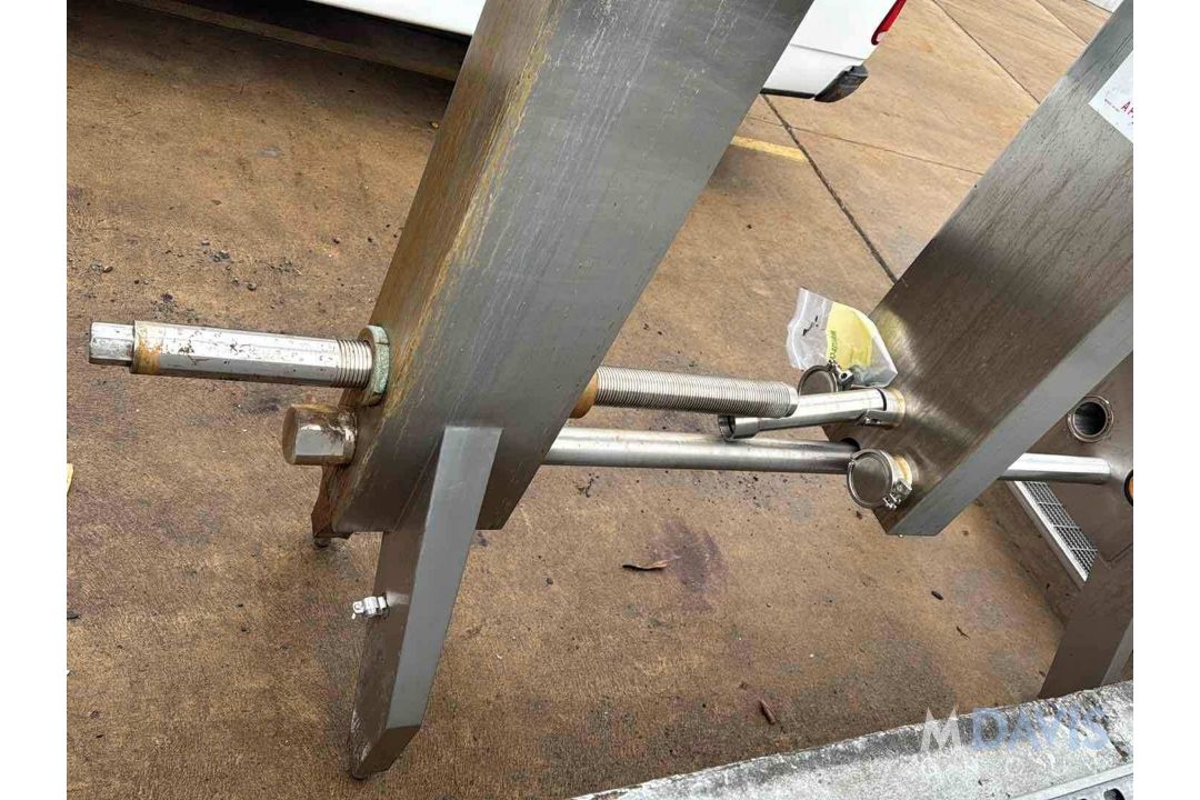 AGC S/S PLATE PRESS, MODEL AR51M-S1, S/N 06127, MFG 2006, WITH 3 & 4 CONNECTIONS, 250 DEGREES MAX - Image 8 of 11
