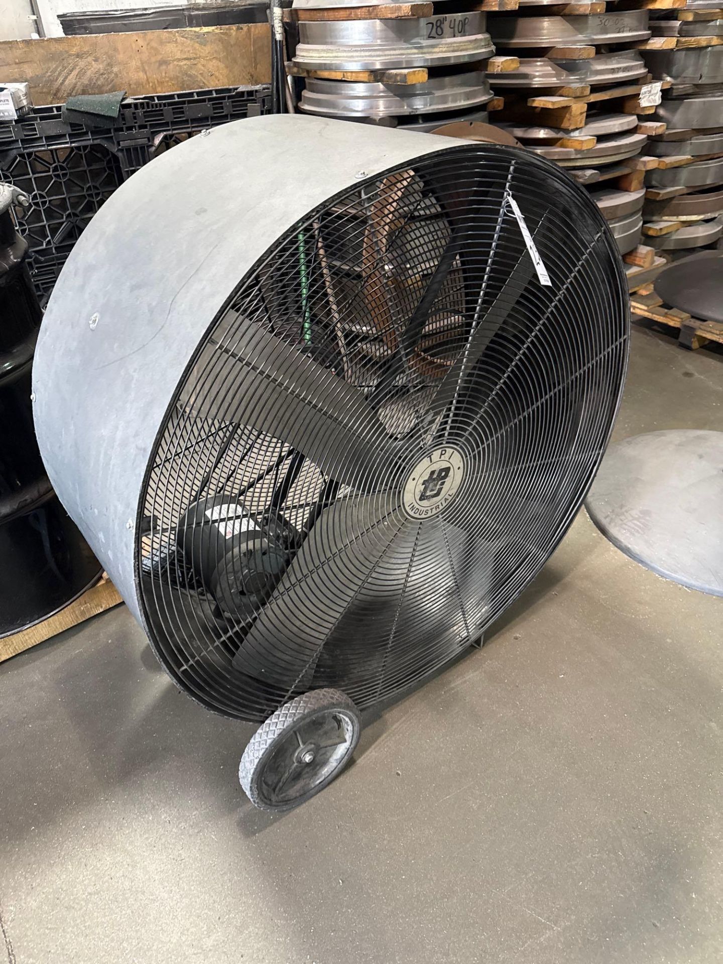 TPI 40" Shop Fan - Image 3 of 5