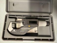 Brown & Sharpe 0 - 33mm Micromaster MM 2000 Digital Micrometer