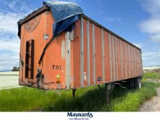 Strick 28' S/A Grain Trailer (T61)