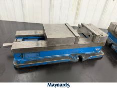 Kurt 6" vise
