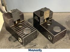 (2) FCS modular fixture adapters.
