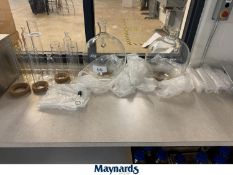 LOT OF ASSORTED GLASSWARE