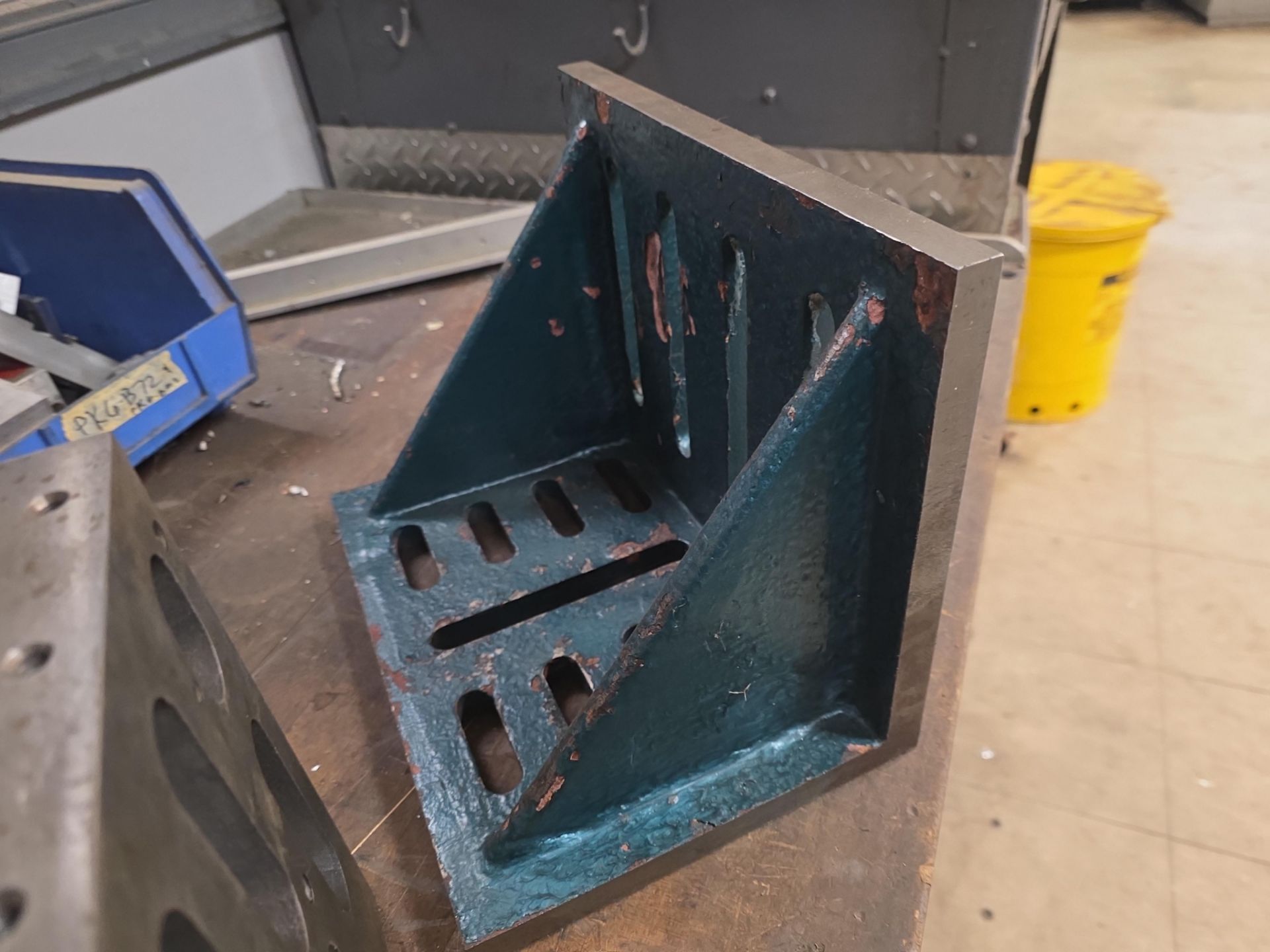3 Angle Plates: 2 Cast Iron - Image 2 of 5