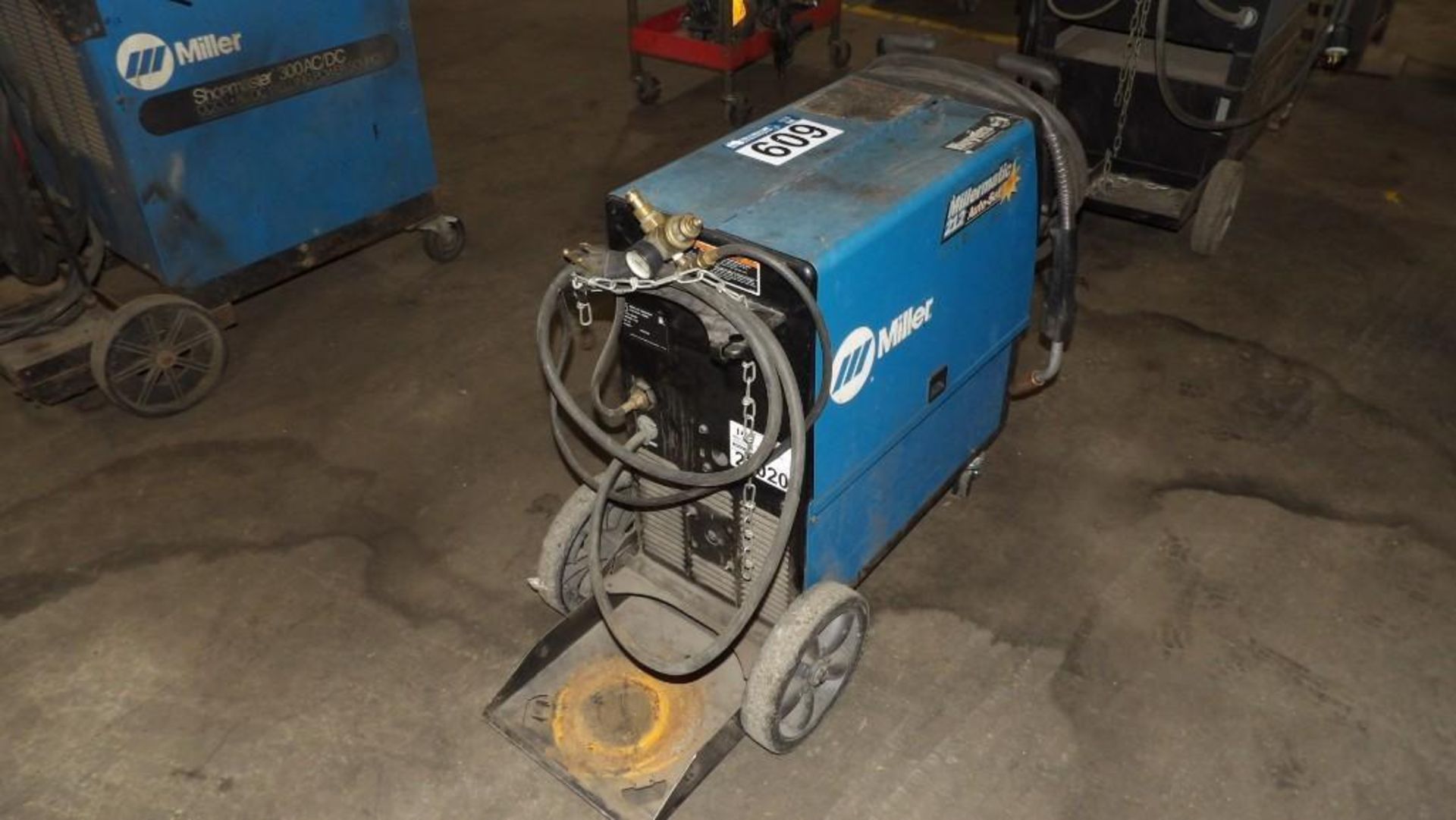 Miller Millermatic 212 Auto-Set MIG Welder - Auto-Set - Image 5 of 6