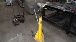 Vestil Trailer Stabilizing Jack - 100,000 lbs Static Capacity, 40,000 lbs Lifting Capacity