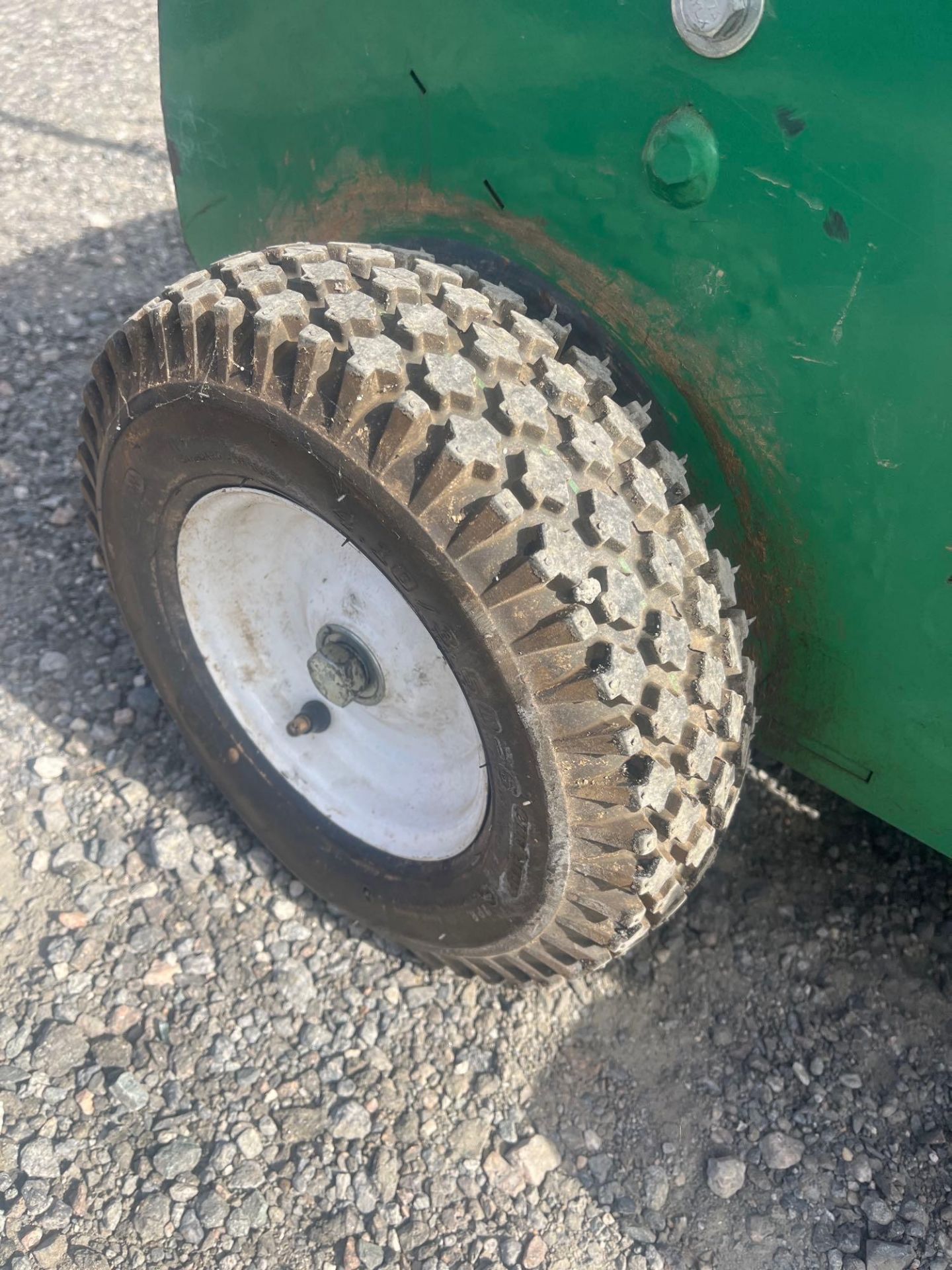 Billy Goat Plugger 25" Hydro-Drive Aerator - Image 10 of 13